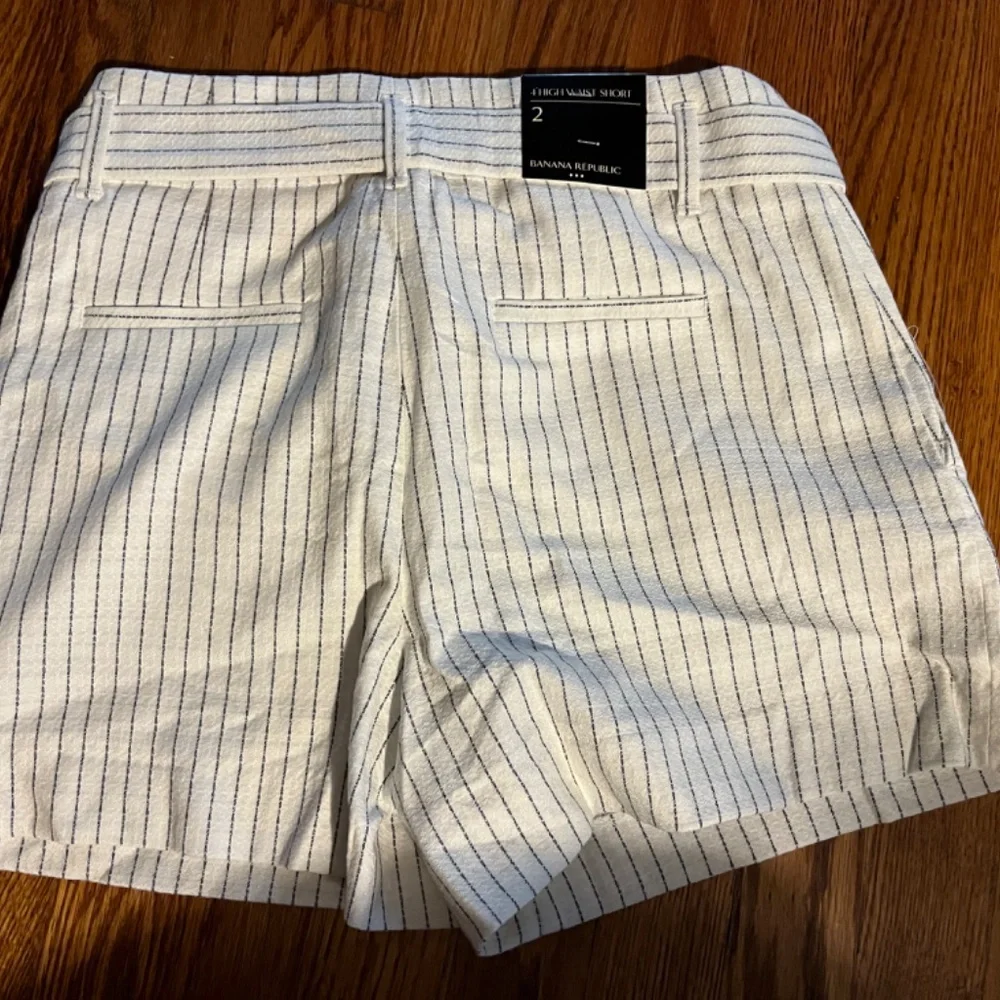 Shorts - Picture 2 of 5